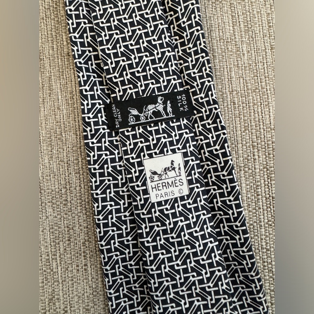 100% Authentic Hermes Paris 100% Silk Neck Tie